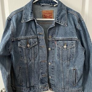 Levi’s trucker jacket